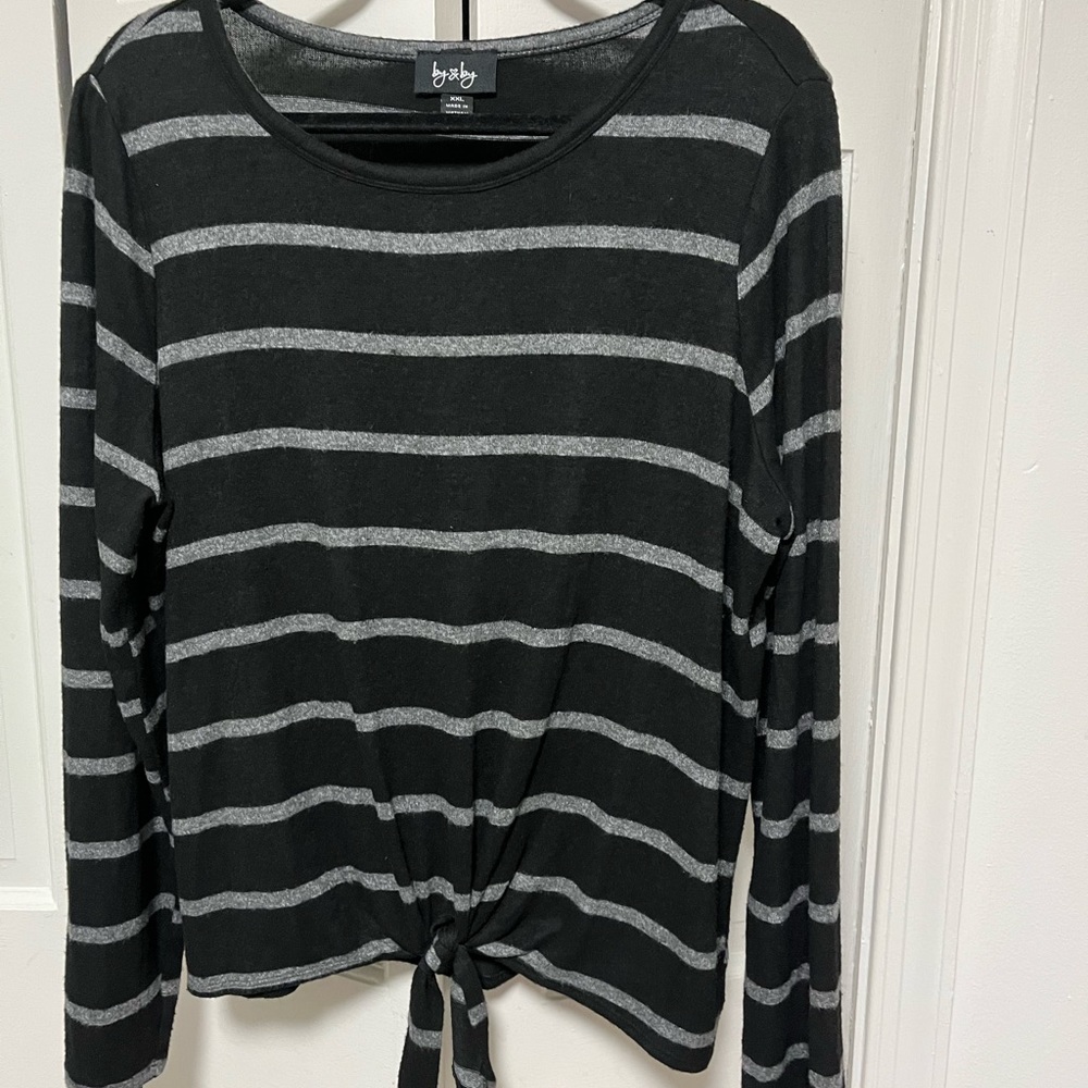 Striped knotted LS Shirt